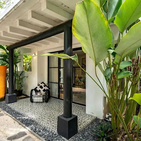 Martini Suite And Villa